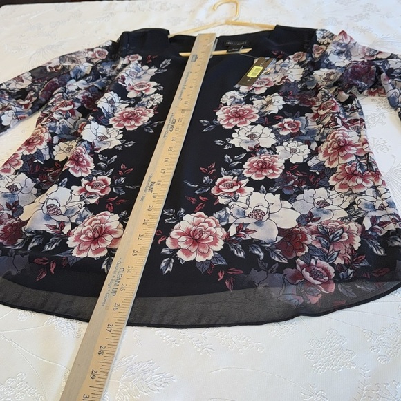 Investments size Large long sleeve blouse with sheer sleeves NWT - Picture 6 of 7